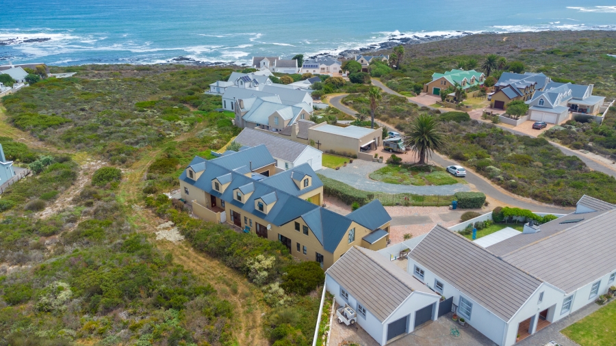 7 Bedroom Property for Sale in Grotto Bay Western Cape
